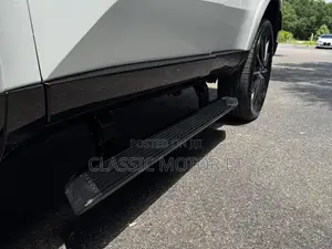 New Lexus GX 550h Hybrid AWD 2024 White