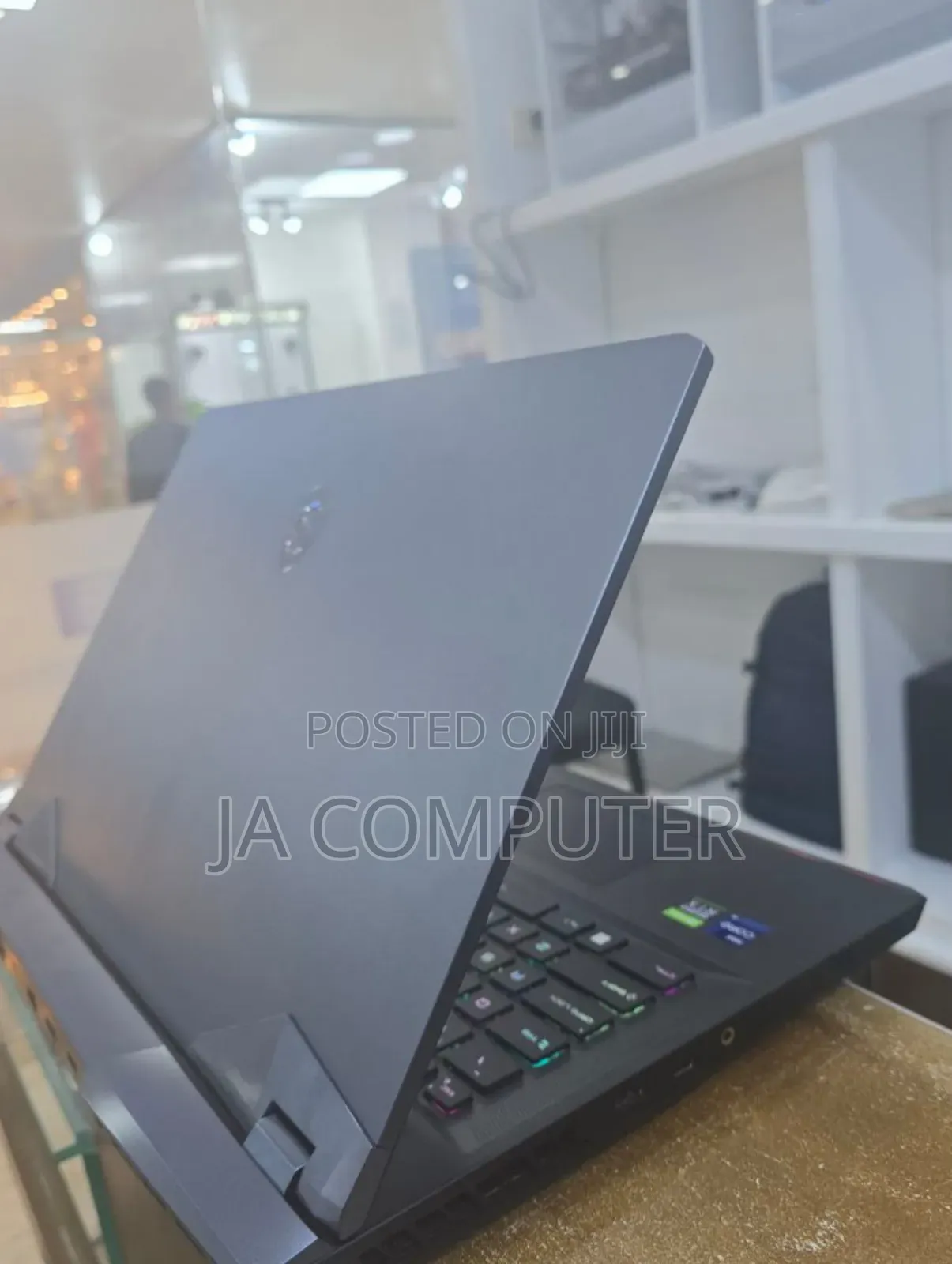 New Laptop MSI Raider GE76 12UGS 16GB Intel Core I9 SSD 1T