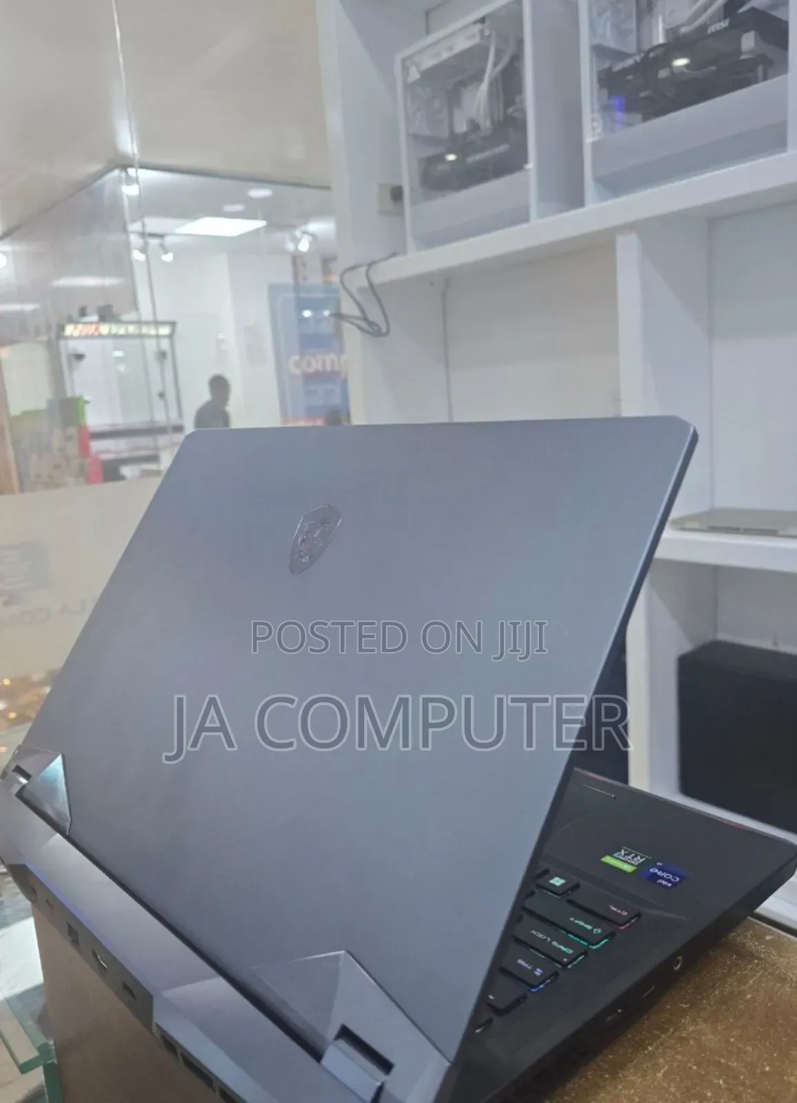 New Laptop MSI Raider GE76 12UGS 16GB Intel Core I9 SSD 1T