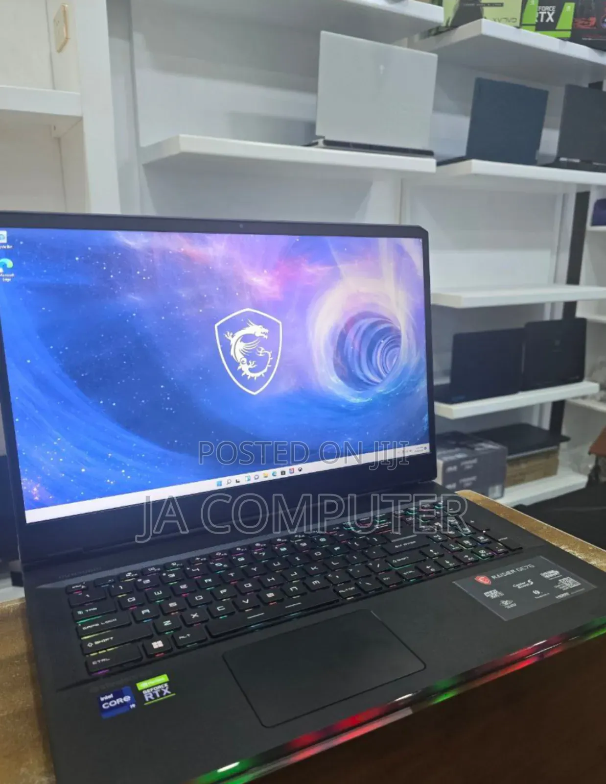 New Laptop MSI Raider GE76 12UGS 16GB Intel Core I9 SSD 1T