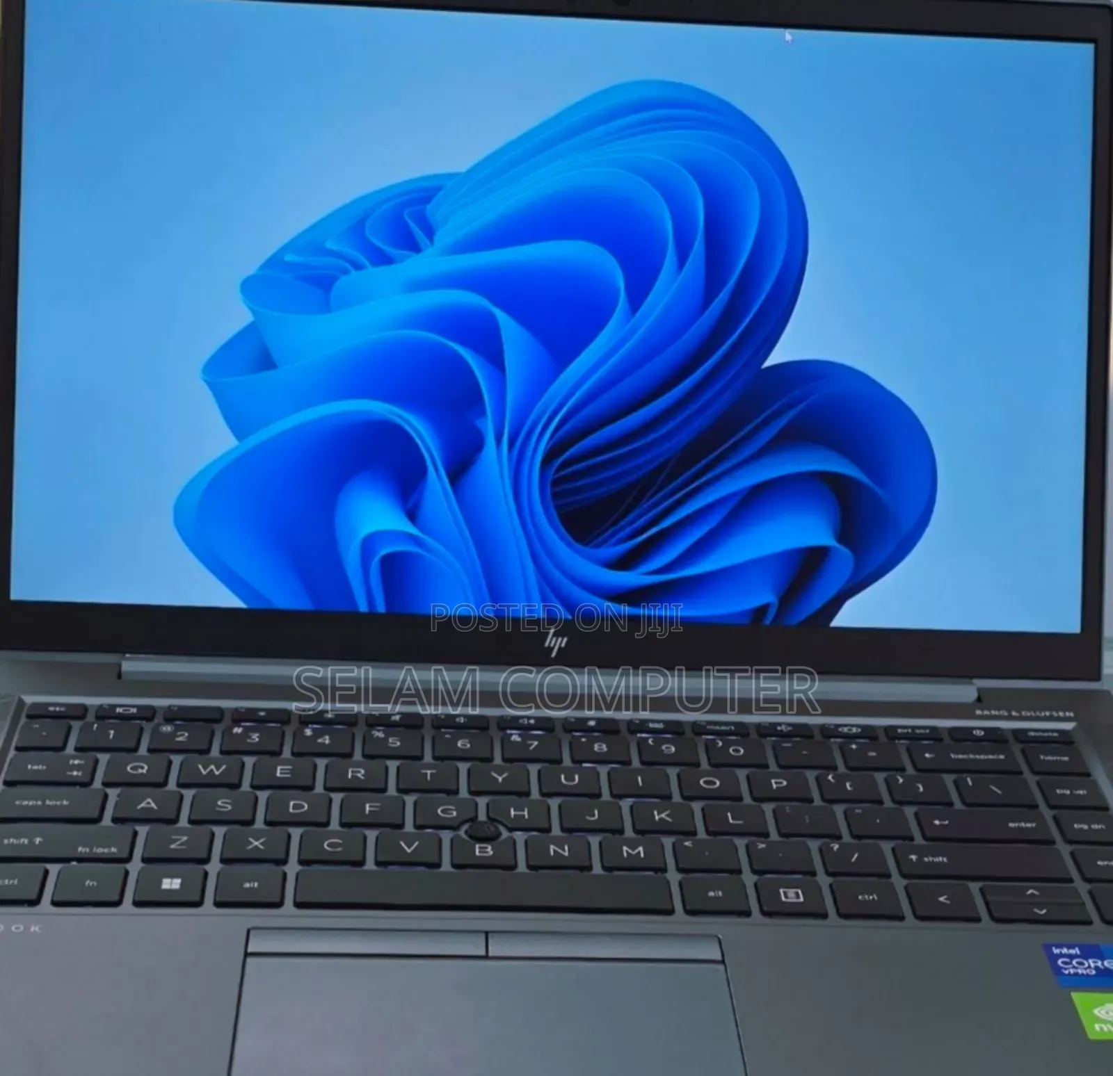 New Laptop HP ZBook Firefly G8 32GB Intel Core I7 SSD 1T