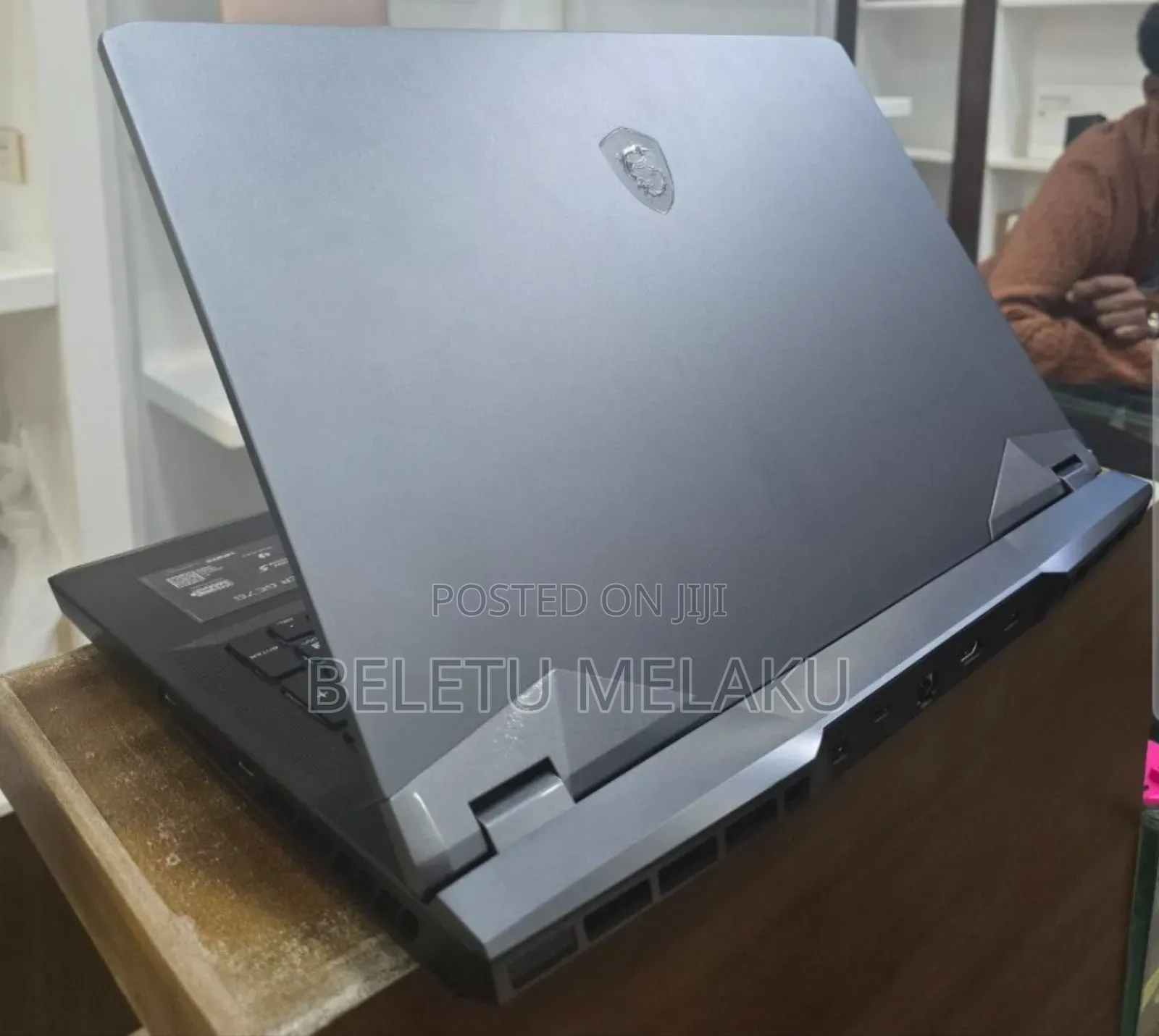 New Laptop MSI Raider GE76 12UGS 16GB Intel Core I9 SSD 1T