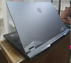 New Laptop MSI Raider GE76 12UGS 16GB Intel Core I9 SSD 1T