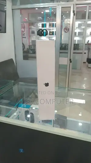 New Laptop Apple MacBook Air 2025 M4 15-Inch 16GB Apple M4 SSD 256GB