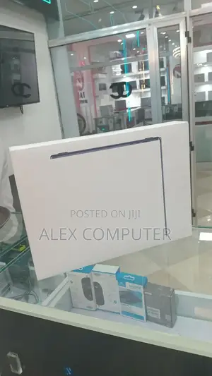 New Laptop Apple MacBook Air 2025 M4 15-Inch 16GB Apple M4 SSD 256GB