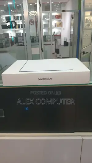 New Laptop Apple MacBook Air 2025 M4 15-Inch 16GB Apple M4 SSD 256GB