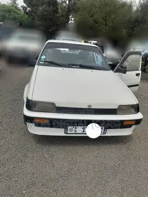Photo - Toyota Corolla Hatchback 1985 White