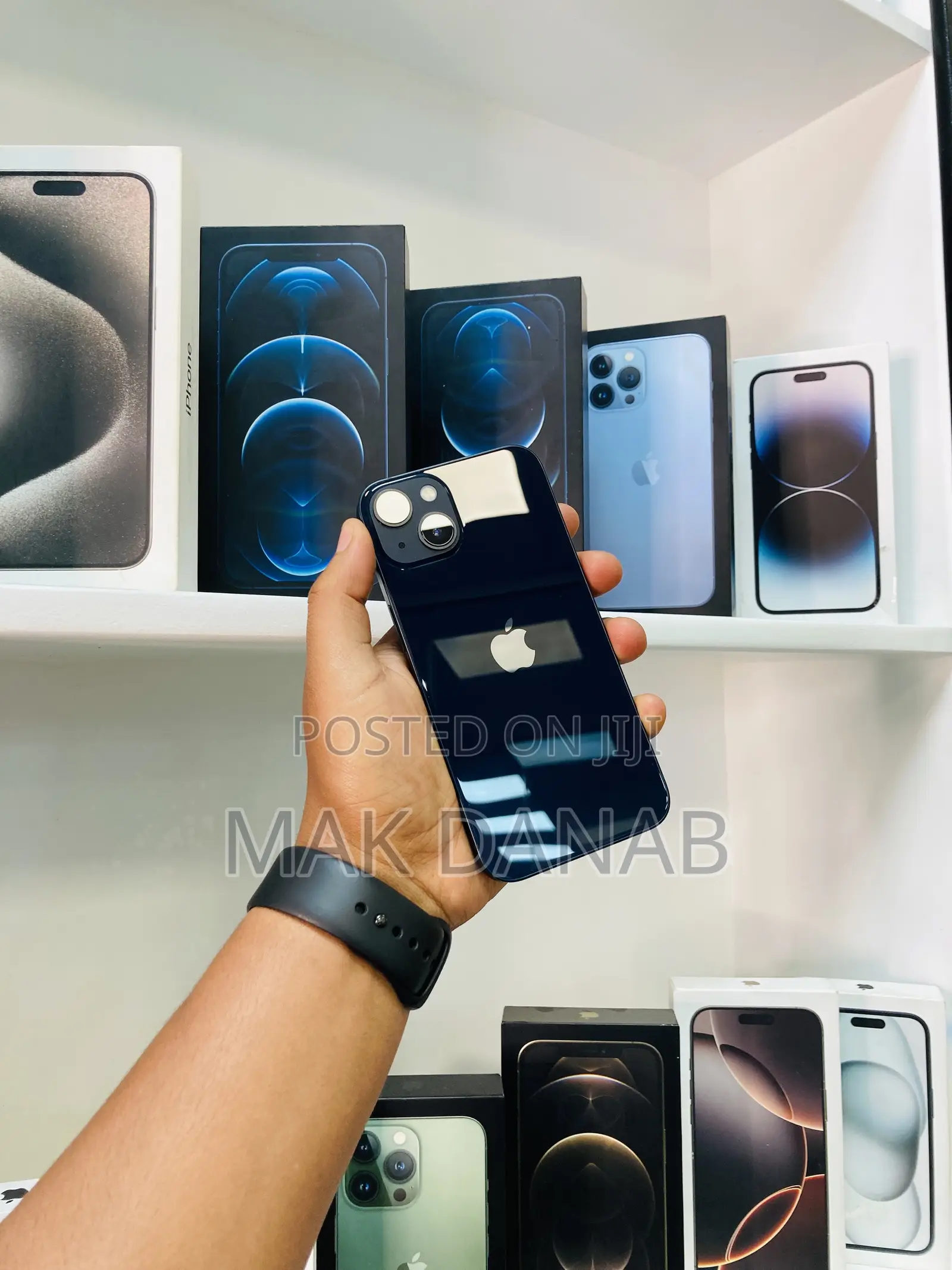 New Apple iPhone 13 128 GB Black