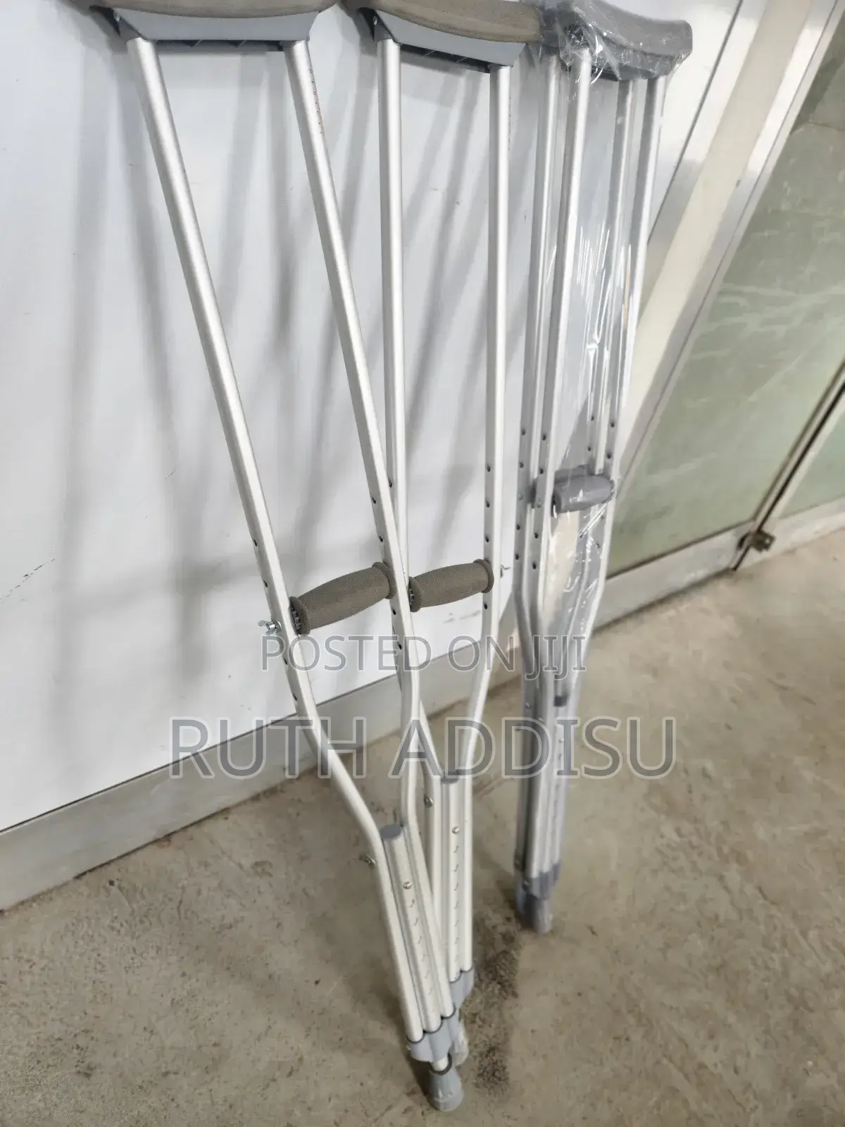 Axillary Bilateral Crutches襶不pair Axillary Bilateral Crutche