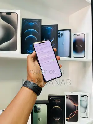 Photo - New Apple iPhone 13 128 GB Black