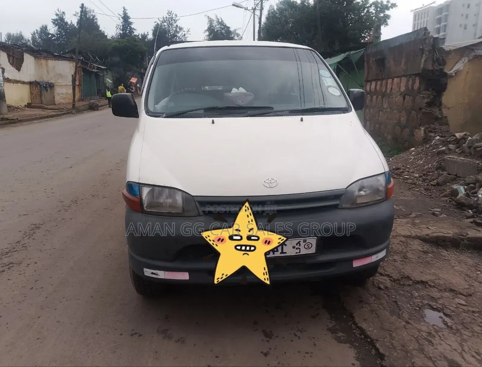 Toyota HiAce 2001 White