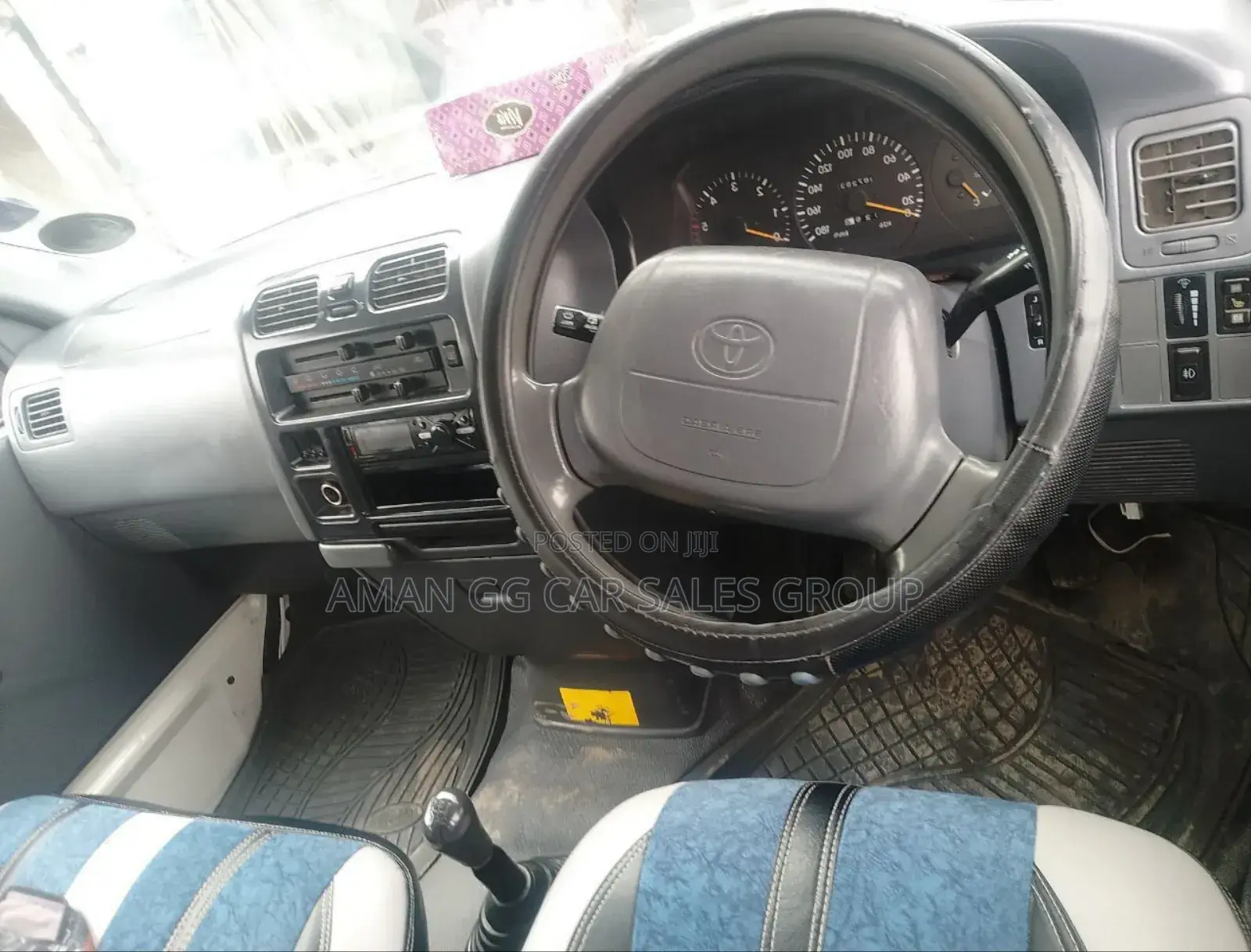 Toyota HiAce 2001 White