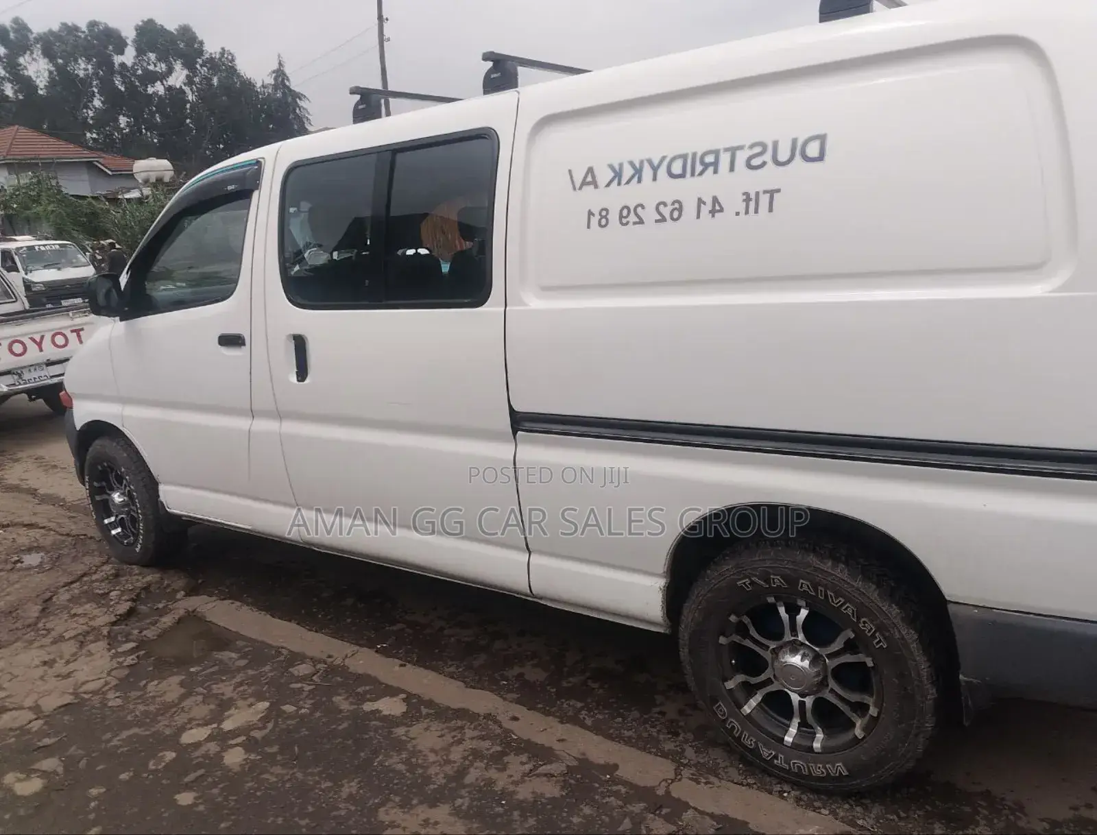 Toyota HiAce 2001 White