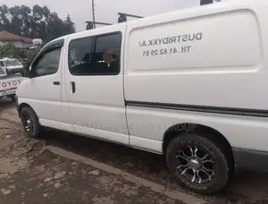 Toyota HiAce 2001 White