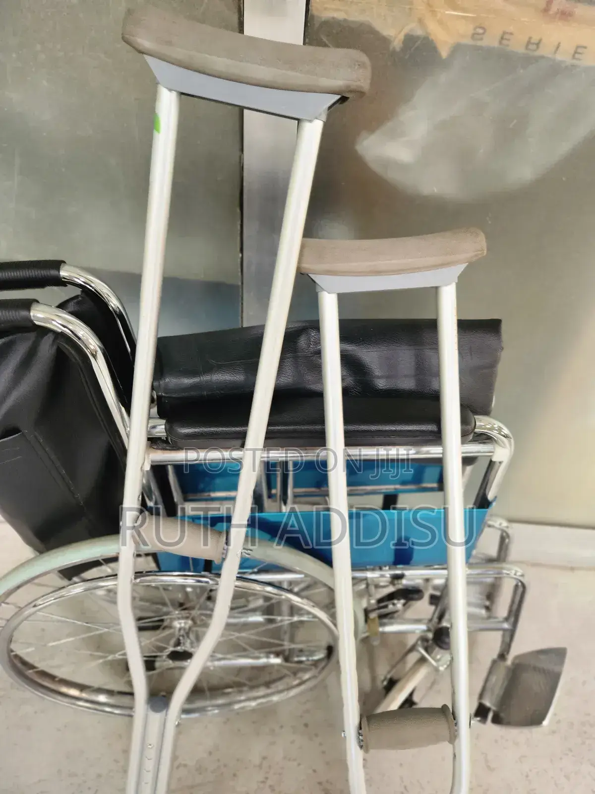 Axillary Bilateral Crutches膽囊crutches映曱axillary Crutches