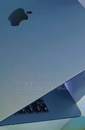 New Laptop Apple MacBook Air 2022 M2 16GB Intel Core I5 SSD 256GB