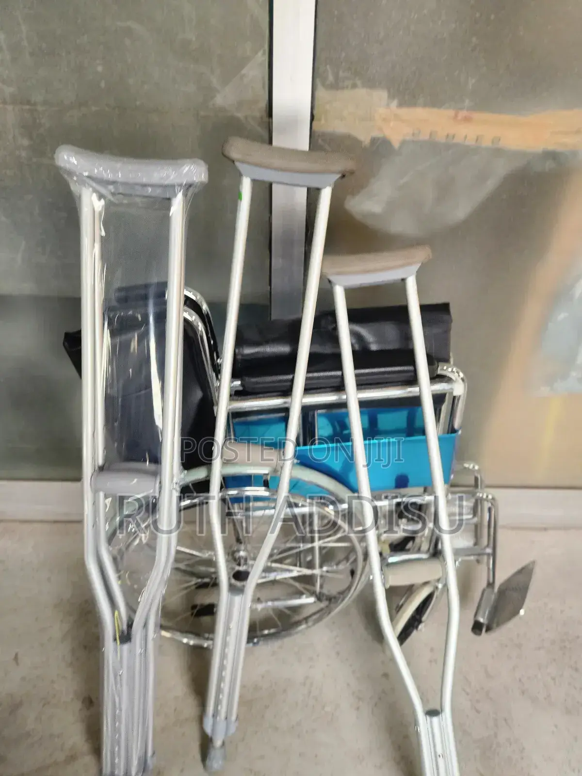 Crutches褂你crutches袸你bilateral Medical Crutches嵲廿axillary