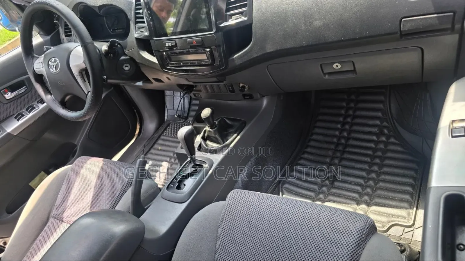 Toyota Hilux 2013 Gold