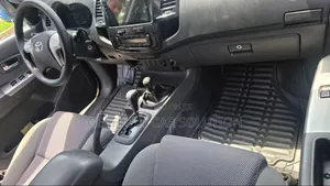 Toyota Hilux 2013 Gold