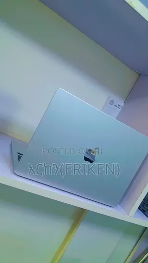 New Laptop Apple MacBook Air 2024 M3 13-Inch 16GB Apple M3 SSD 512GB