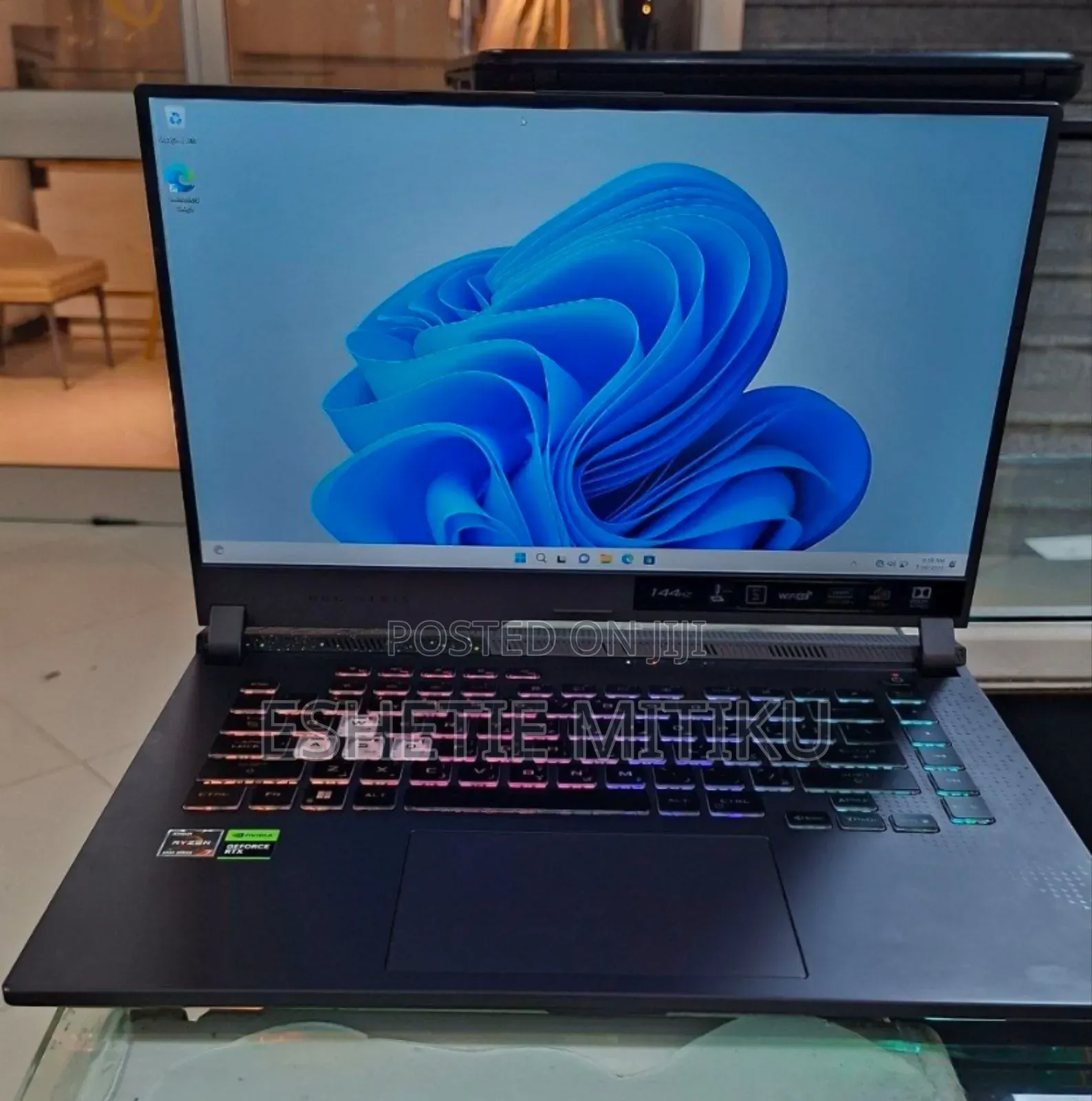 New Laptop Asus ROG Strix G17 16GB AMD Ryzen 7 SSD 1T