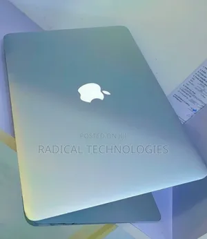 New Laptop Apple MacBook Pro 2017 8GB Intel Core I5 SSD 128GB