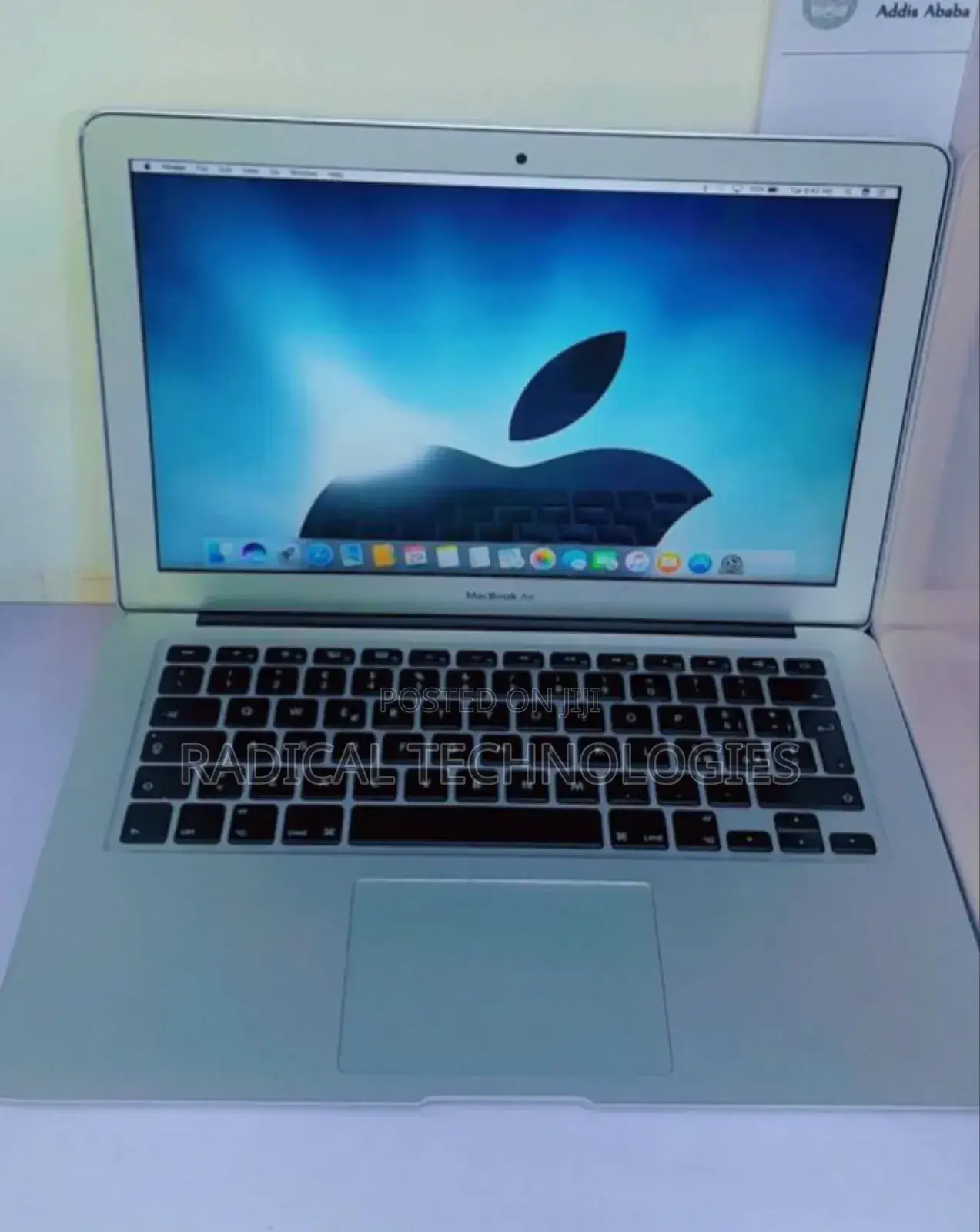 New Laptop Apple MacBook Pro 2017 8GB Intel Core I5 SSD 128GB