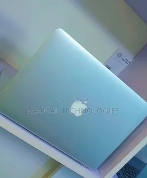 New Laptop Apple MacBook Pro 2017 8GB Intel Core I5 SSD 128GB