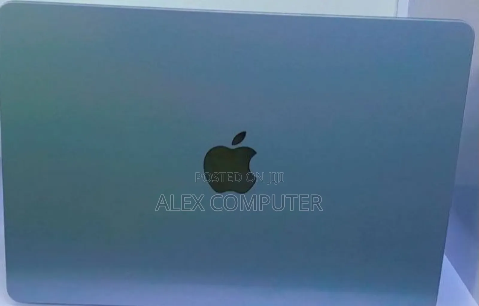 New Laptop Apple MacBook Air 2022 M2 16GB Apple M2 SSD 256GB