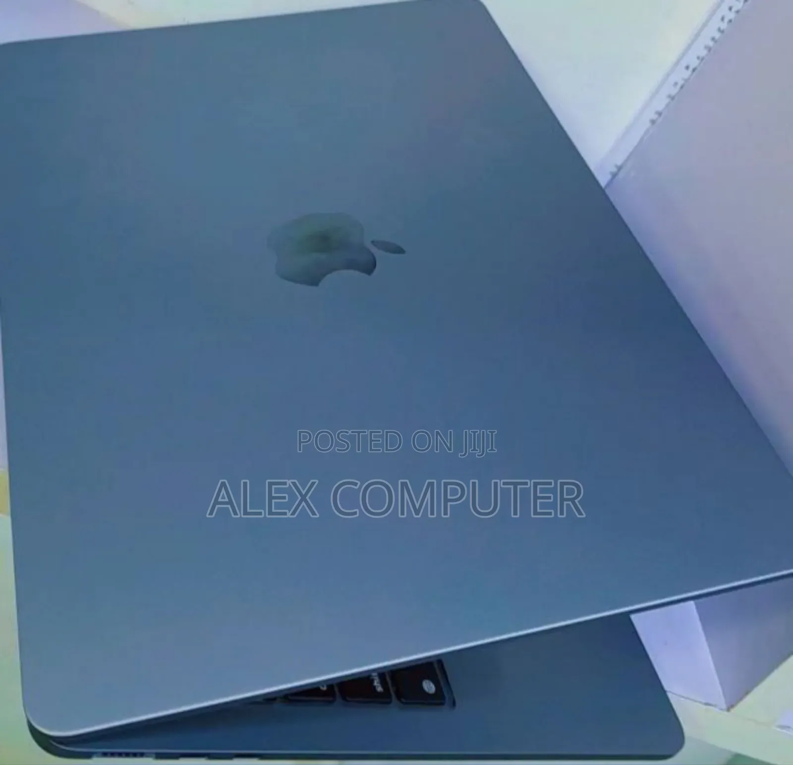 New Laptop Apple MacBook Air 2022 M2 16GB Apple M2 SSD 256GB