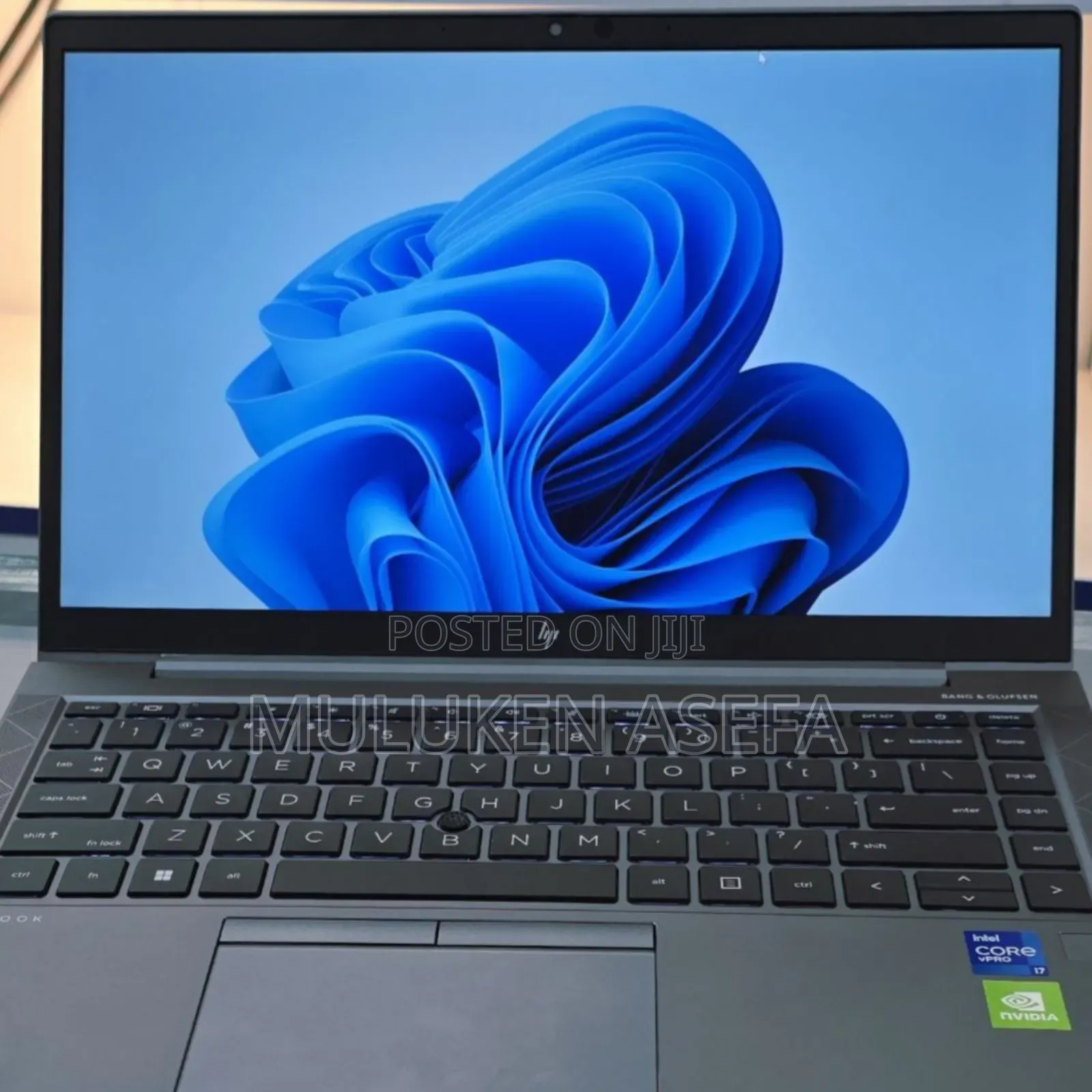 New Laptop HP ZBook Firefly G8 32GB Intel Core I7 SSD 1T