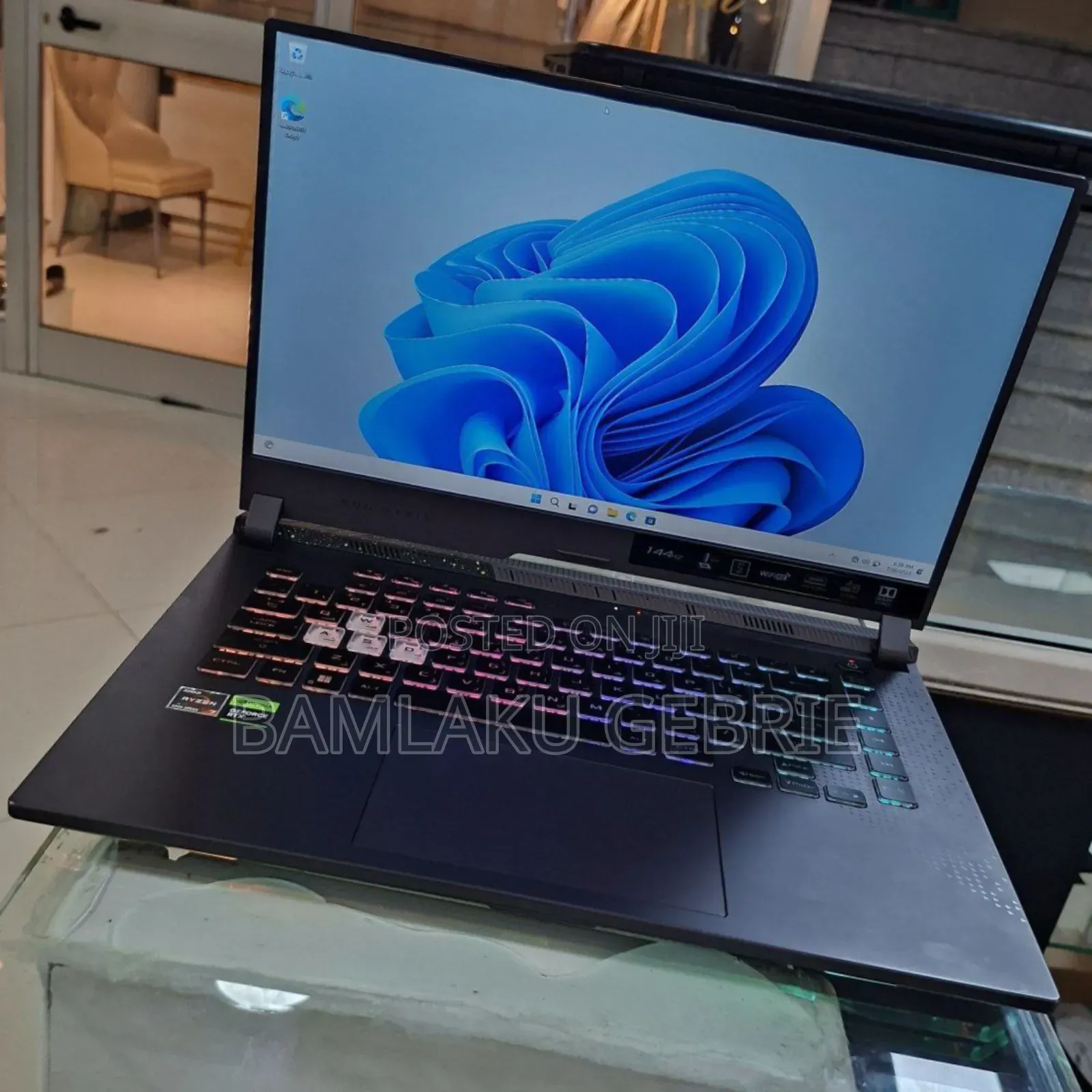 New Laptop Asus ROG Strix G15 16GB AMD Ryzen 7 SSD 1T