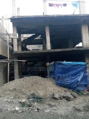 5bdrm House in Akaky Kaliti for sale