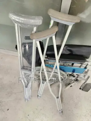 Photo - Crutches骨骼axillary Bilateral Crutches脆一axillary Crutches