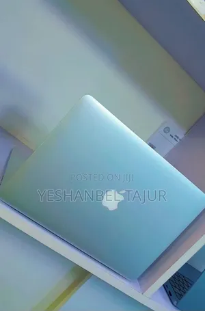 Photo - New Laptop Apple MacBook Air 2017 8GB Intel Core I5 SSD 128GB