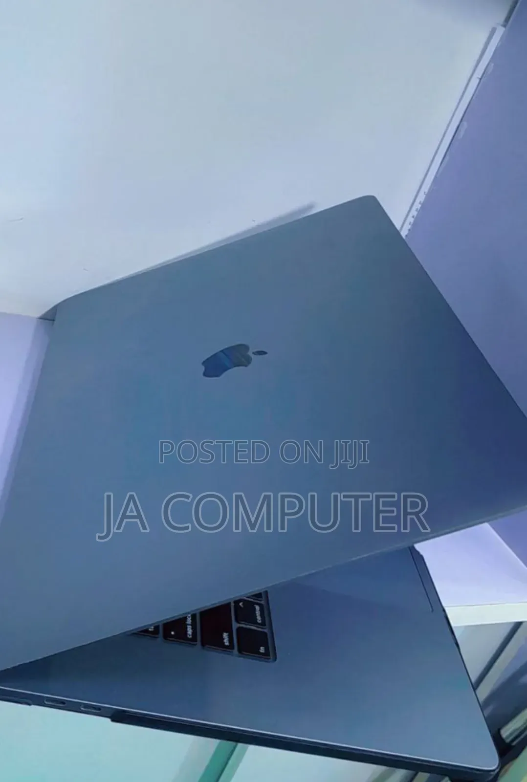 New Laptop Apple MacBook Pro 2019 16GB Intel Core I9 SSD 512GB