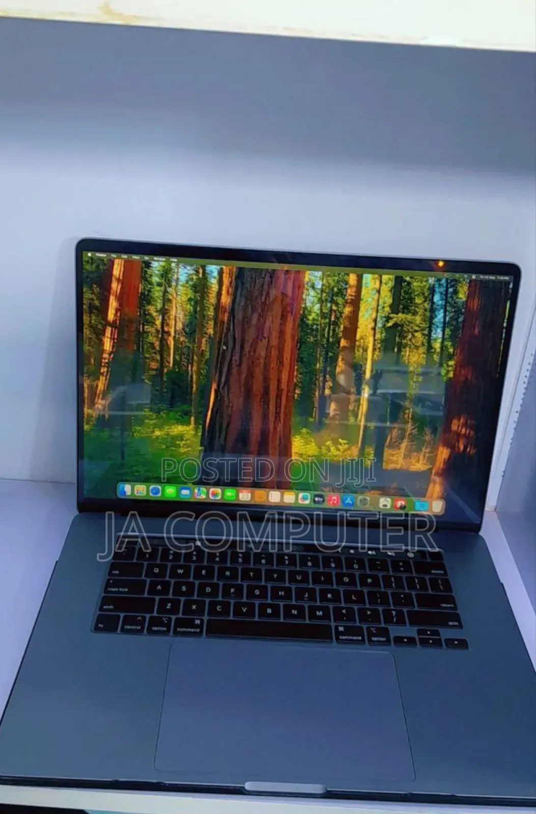 New Laptop Apple MacBook Pro 2019 16GB Intel Core I9 SSD 512GB