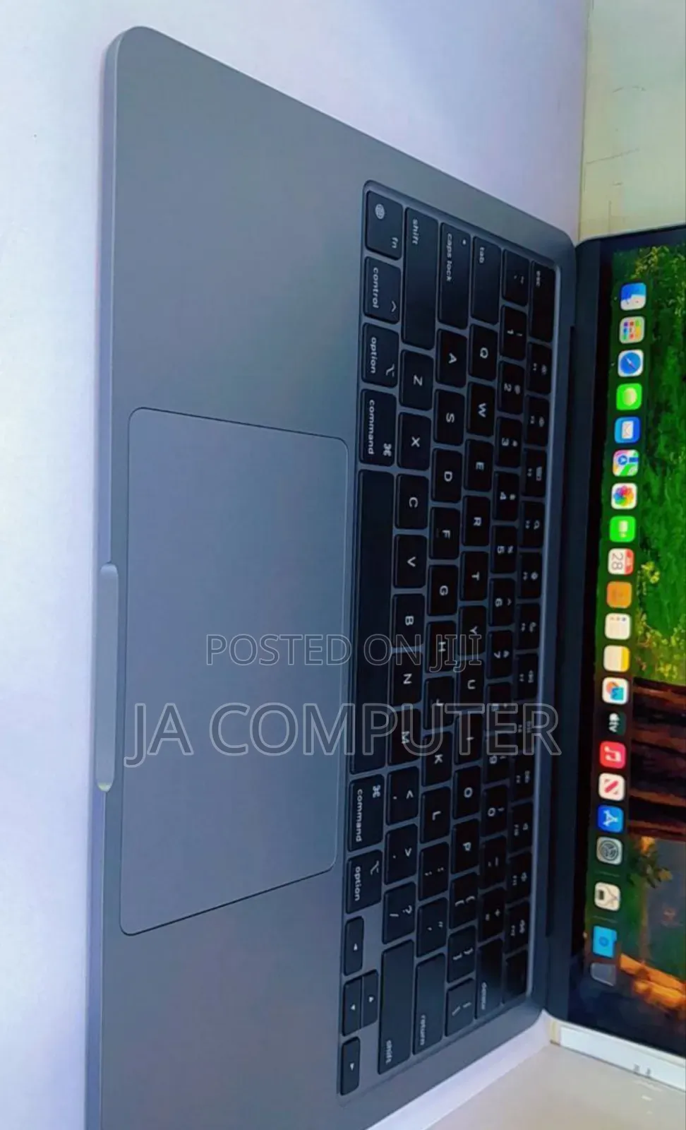 New Laptop Apple MacBook Air 2022 M2 16GB Apple M2 SSD 256GB