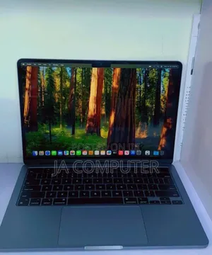 Photo - New Laptop Apple MacBook Air 2022 M2 16GB Apple M2 SSD 256GB