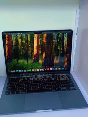 New Laptop Apple MacBook Air 2022 M2 16GB Apple M2 SSD 256GB