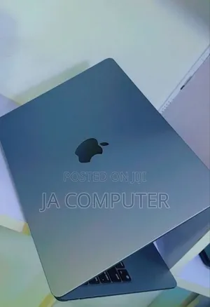 New Laptop Apple MacBook Air 2022 M2 16GB Apple M2 SSD 256GB