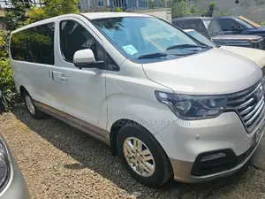 Hyundai H1 2021 White