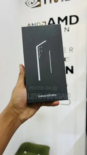 Photo - New Samsung Galaxy S25 Ultra 256 GB Black