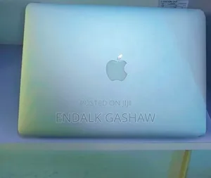 Photo - New Laptop Apple MacBook 2017 8GB Intel Core I5 SSD 128GB