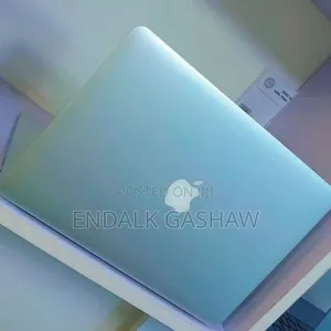 New Laptop Apple MacBook 2017 8GB Intel Core I5 SSD 128GB