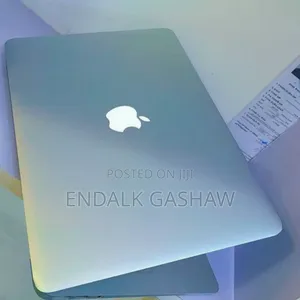 New Laptop Apple MacBook 2017 8GB Intel Core I5 SSD 128GB