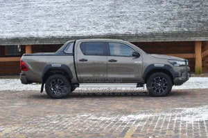 Toyota Hilux 2022 Gray
