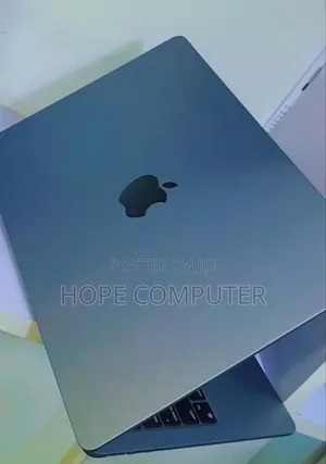 Photo - New Laptop Apple MacBook Air 2022 M2 16GB Apple M2 SSD 256GB