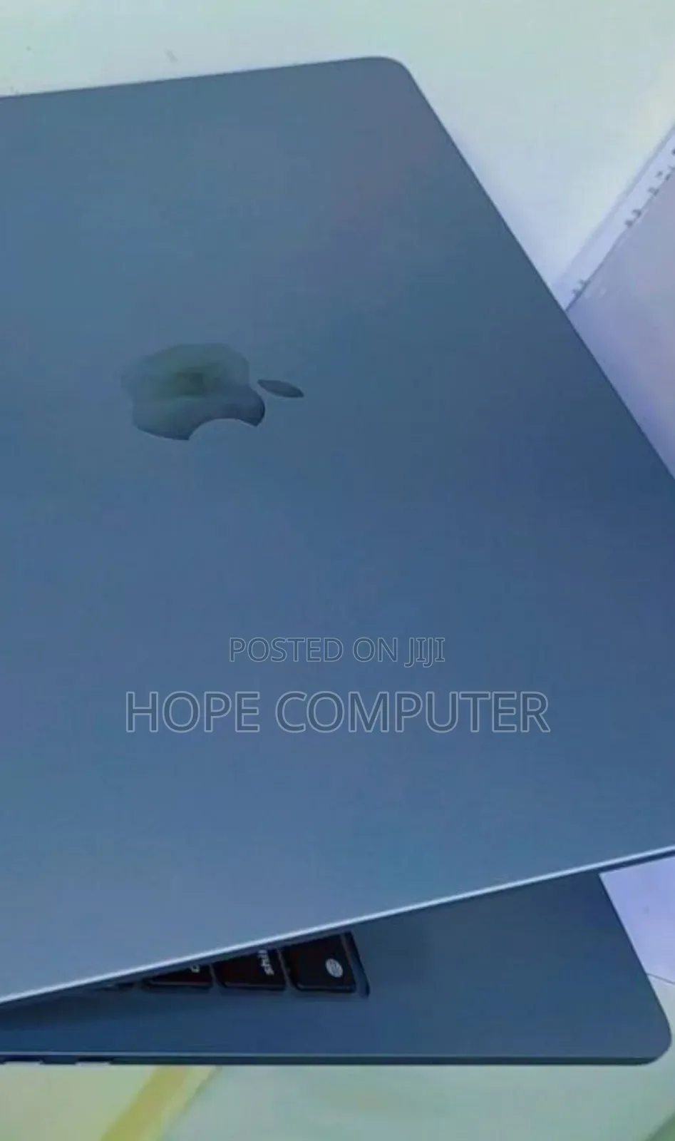 New Laptop Apple MacBook Air 2022 M2 16GB Apple M2 SSD 256GB