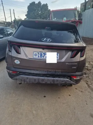Hyundai Tucson 2022 Brown